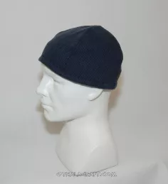 Dark blue woolen hat.