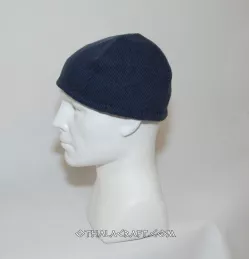 Dark blue woolen hat.