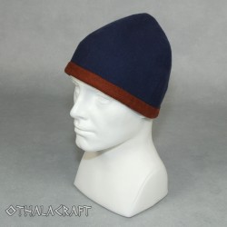 Woolen hat with brown braid