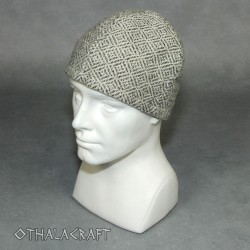 Woolen hat in diamond pattern - hand weaved