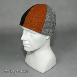 Beautiful hat, made of three colors of wool (98%) in six wedges.