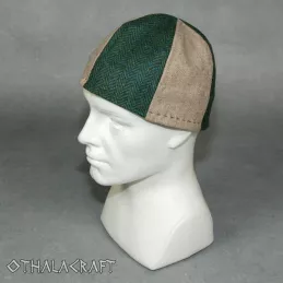 Beautiful hat, made of two colors of wool (98%) in six wedges.