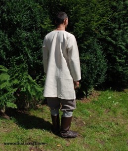 Schlichte Wikinger-Leinentunika – elfenbein.