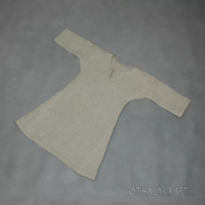 Beautiful small tunic made of natural linen.