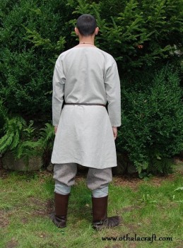 Handgenähte Wikinger-Leinentunika