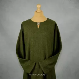 Woolen Viking tunic in herring bone pattern - green.