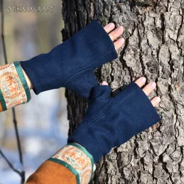 Viking woolen mittens.