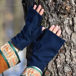 Viking woolen mittens.