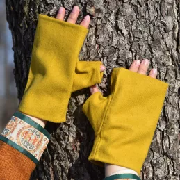 Viking woolen mittens.