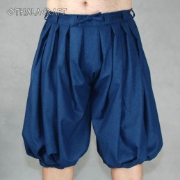 Wikingerhose – blaue Wolle.
