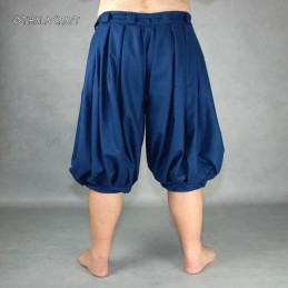 Wikingerhose – blaue Wolle.
