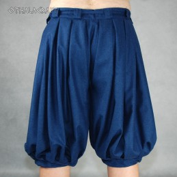 Wikingerhose – blaue Wolle.