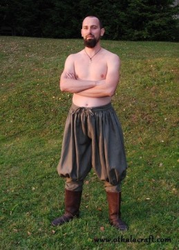 Wikingerhose aus Leinen – khaki.