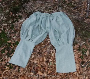 Viking trousers – light green herring bone.