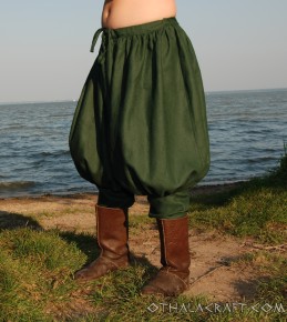 Wikingerhose aus Leinen – dunkelgrün