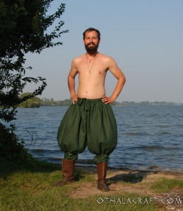 Wikingerhose aus Leinen – dunkelgrün