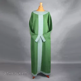 Beautiful dress, made of 100% linen fabric in green colour, medium thickness.