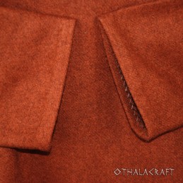 Viking woolen tunic – brown.