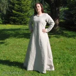 Simple dress made of 100% natural linen