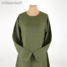 Grünes Wikinger-Wollkleid, Fischgrätmuster / KÜRZERE VERSION