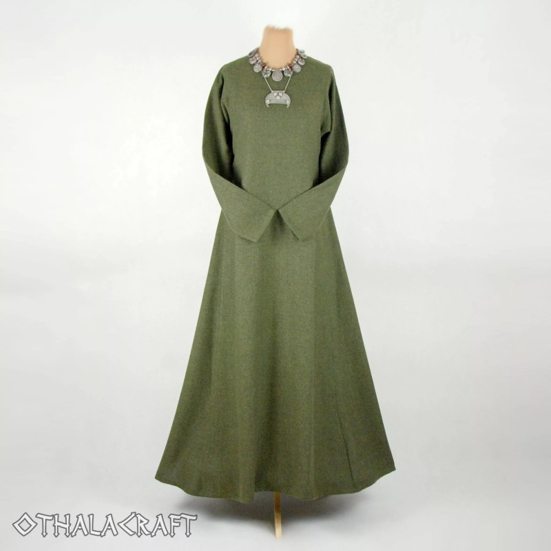 The cut of dress is based on found from Haithabu (Hedeby)
