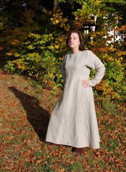 Leinenkleid, 100 % handgenäht