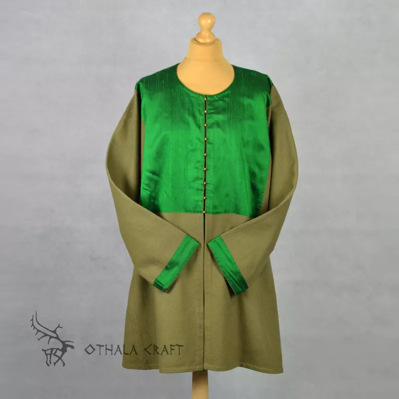 Green woolen kaftan with silk and buttons.