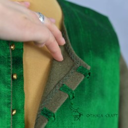 Grüner Wollkaftan mit Seide und Knöpfen