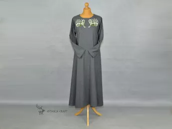 Woolen Viking dress with silk embroidery