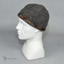 Woolen hat in diamond pattern decorated with silk