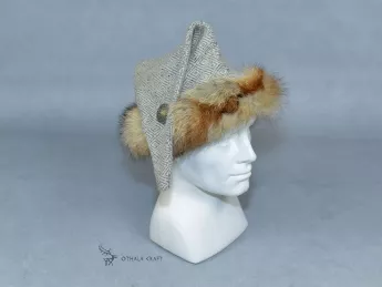 Triangle hat for Viking with fur