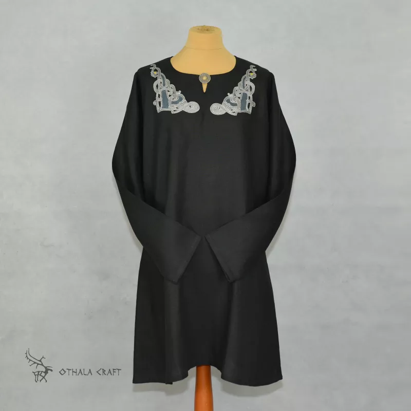 Decorated Viking shirt made of black linen. Shape based on a find from Viking area Birka.