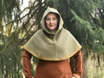 Hood from Hedeby – green/dark yellow