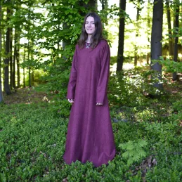 Beautiful dress, made of 100% woolen fabric in a diamond pattern, medium thickness