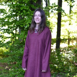 Bordeauxrotes Wollkleid in Rautenbindung, Wikingerzeit