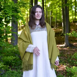 A warm shawl made of soft wool, ideal as a covering for a Viking era outfit.