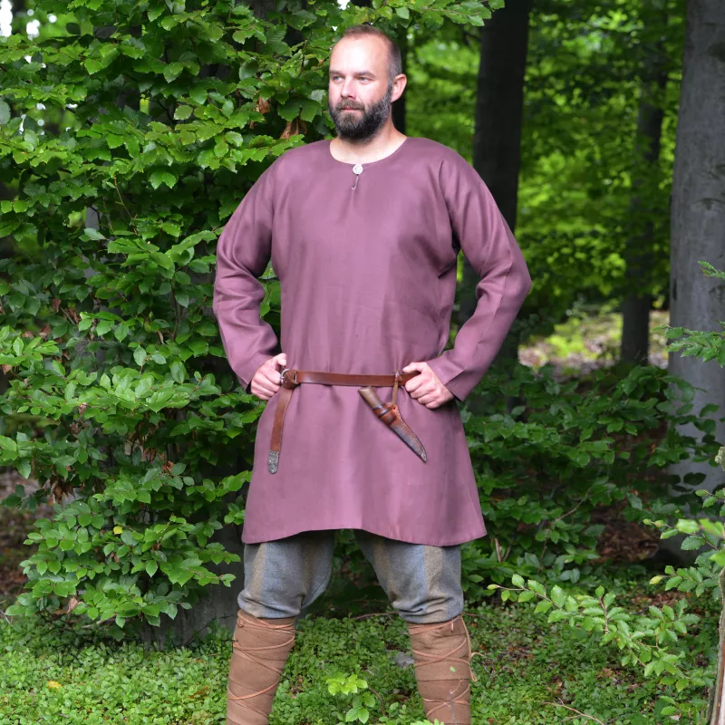 Viking Simple T-tunic made of linen fabric in plum color.