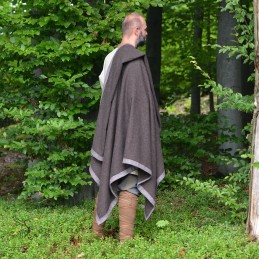 Wollumhang mit Borte – braun