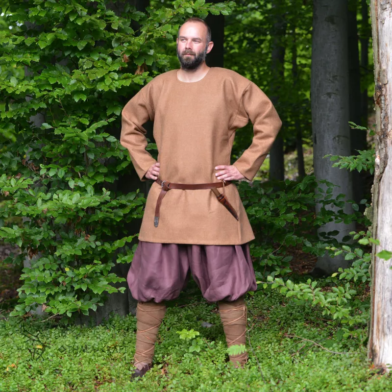 Viking trousers made from plum color linen.