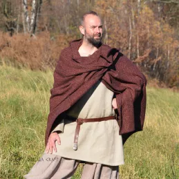 Dark red woolen cape in herring bone pattern