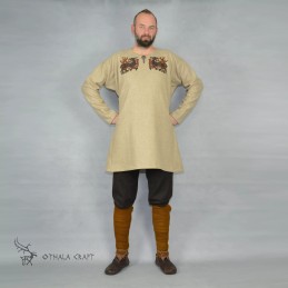 Reconstruction of trousers found in Thorsberg (Thorsbjerg Mose). Made from dark brown / black wool in herring bone pattern.