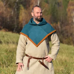 Woolen hood from Skjoldehamn - plant dyed