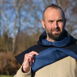 Woolen hood from Hedeby - dark blue