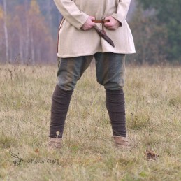 Wadenwickel aus brauner Wolle mit Bronzehaken, Rus, Wikinger