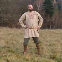 Decorated Viking tunic made of beige wool in herring bone pattern. High-quality wool, nice to the touch.