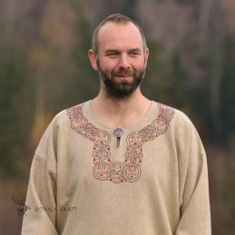 Wikinger-Wolltunika mit Mammen-Stickerei – Beige