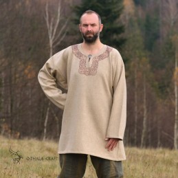 Wikinger-Wolltunika mit Mammen-Stickerei – Beige