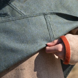 Woolen hood from Skjoldehamn, green-blue diamond weave