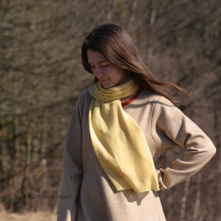 A delicate, thin scarf, perfect for tying to the forehead. Made of fine wool, plant dyed.