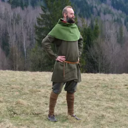 Woolen hood from Hedeby - green/burgundy red